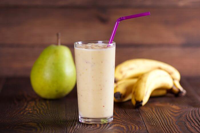 Balanced banana and pear smoothie weight reduction
