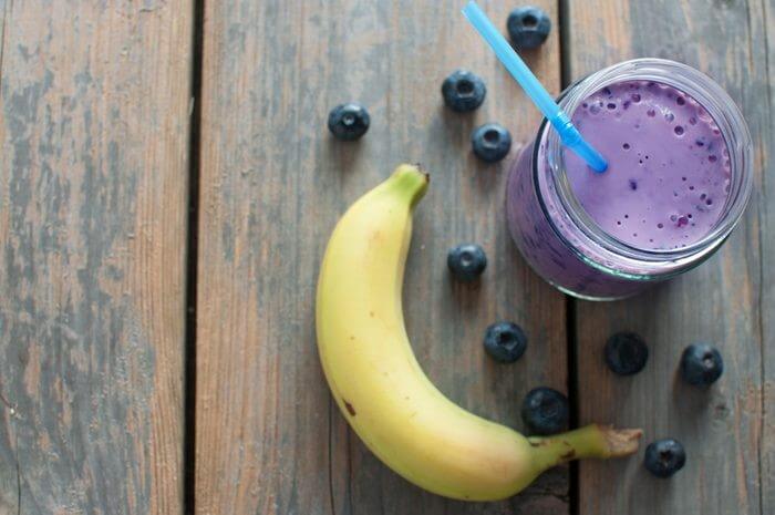 Banana berry milkshake for loss weight 